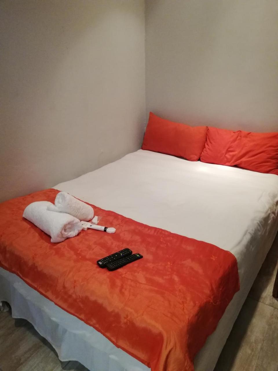 Green On Minni Guest House Pretoria-Noord Zewnętrze zdjęcie