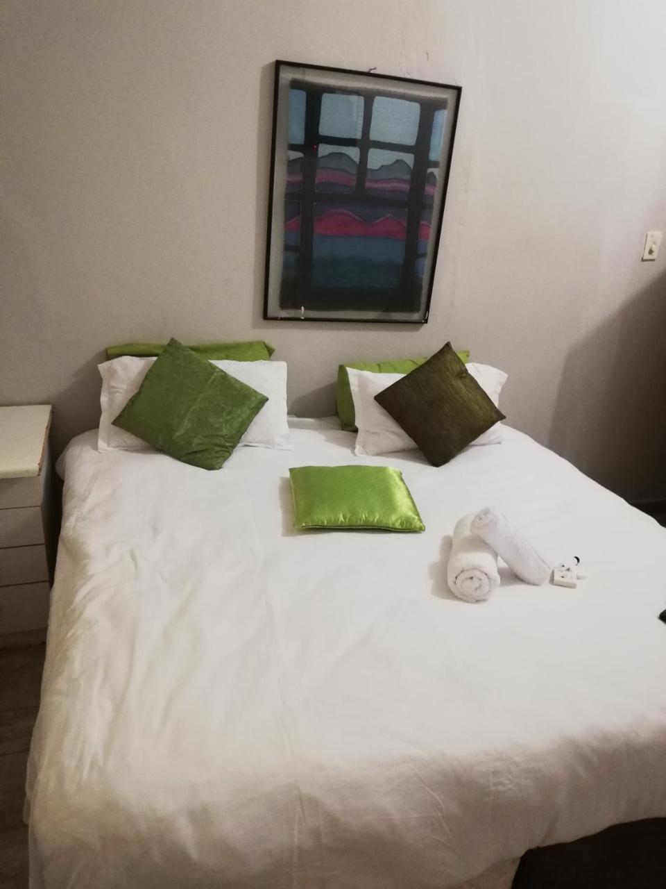 Green On Minni Guest House Pretoria-Noord Zewnętrze zdjęcie