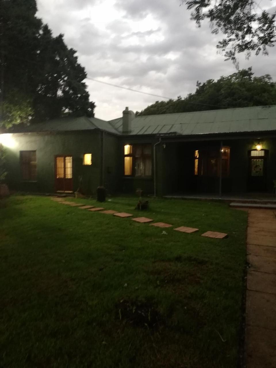 Green On Minni Guest House Pretoria-Noord Zewnętrze zdjęcie