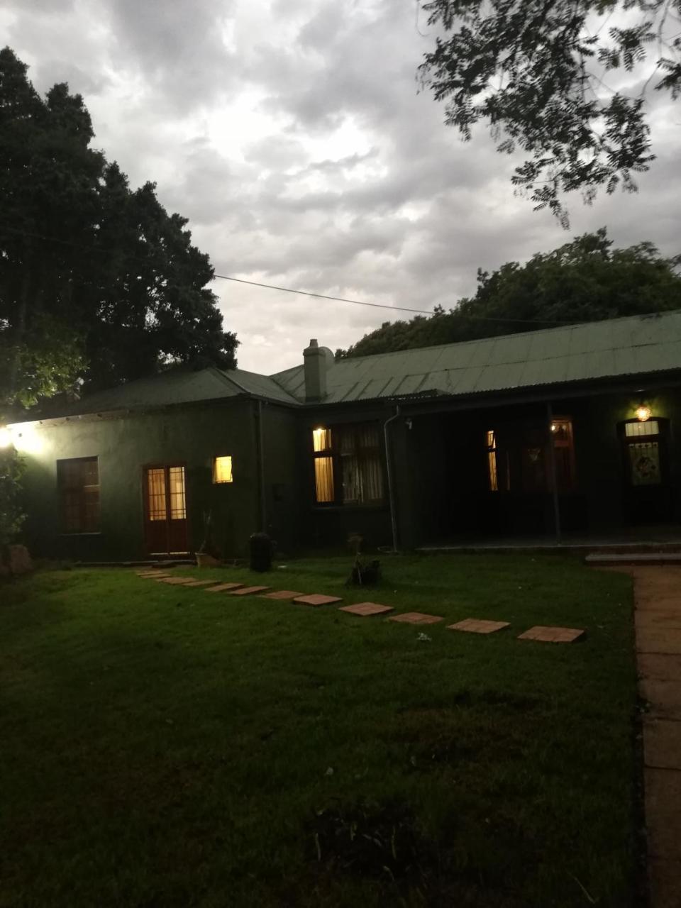 Green On Minni Guest House Pretoria-Noord Zewnętrze zdjęcie
